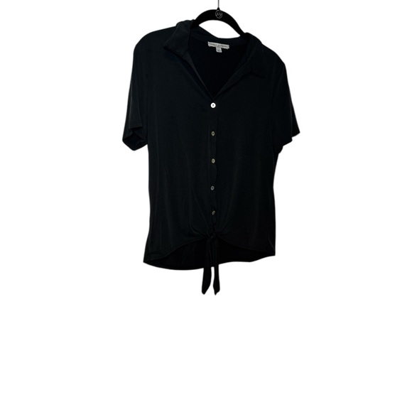 Green Envelope Woman’s Button Down Short Sleeve Blouse in Black Size Small - Picture 2 of 8